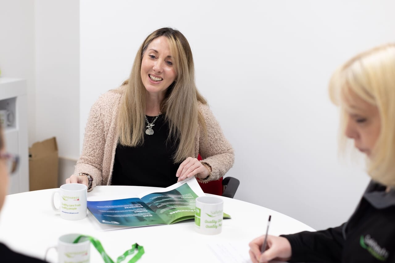 Safehands-team-break